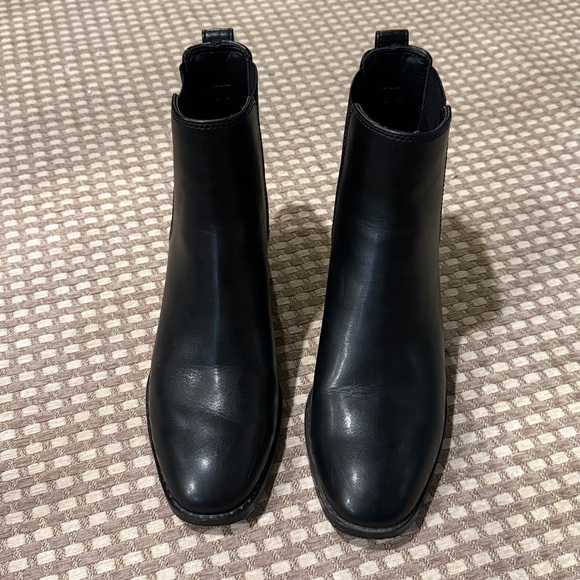 J Crew Black Vegan Leather Chelsea Boots - Picture 3 of 9